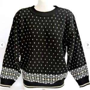 VINTAGE Sweater With Winter Theme Design